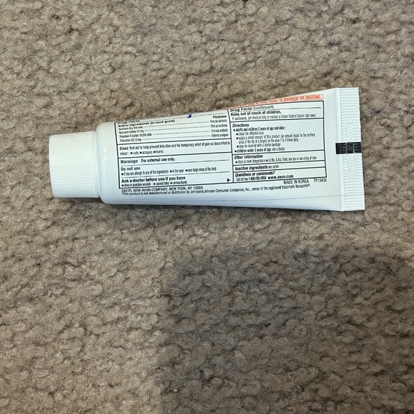 NWOT Avon Hexashield Triple Antibiotic Ointment with Pain Relief - Picture 2 of 8